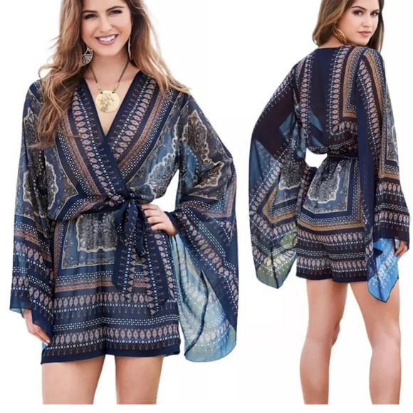 Venus Boho Long Flutter Kimono Sleeve Shorts Romper Size XS Gypsy Hippie Resort - Picture 1 of 8